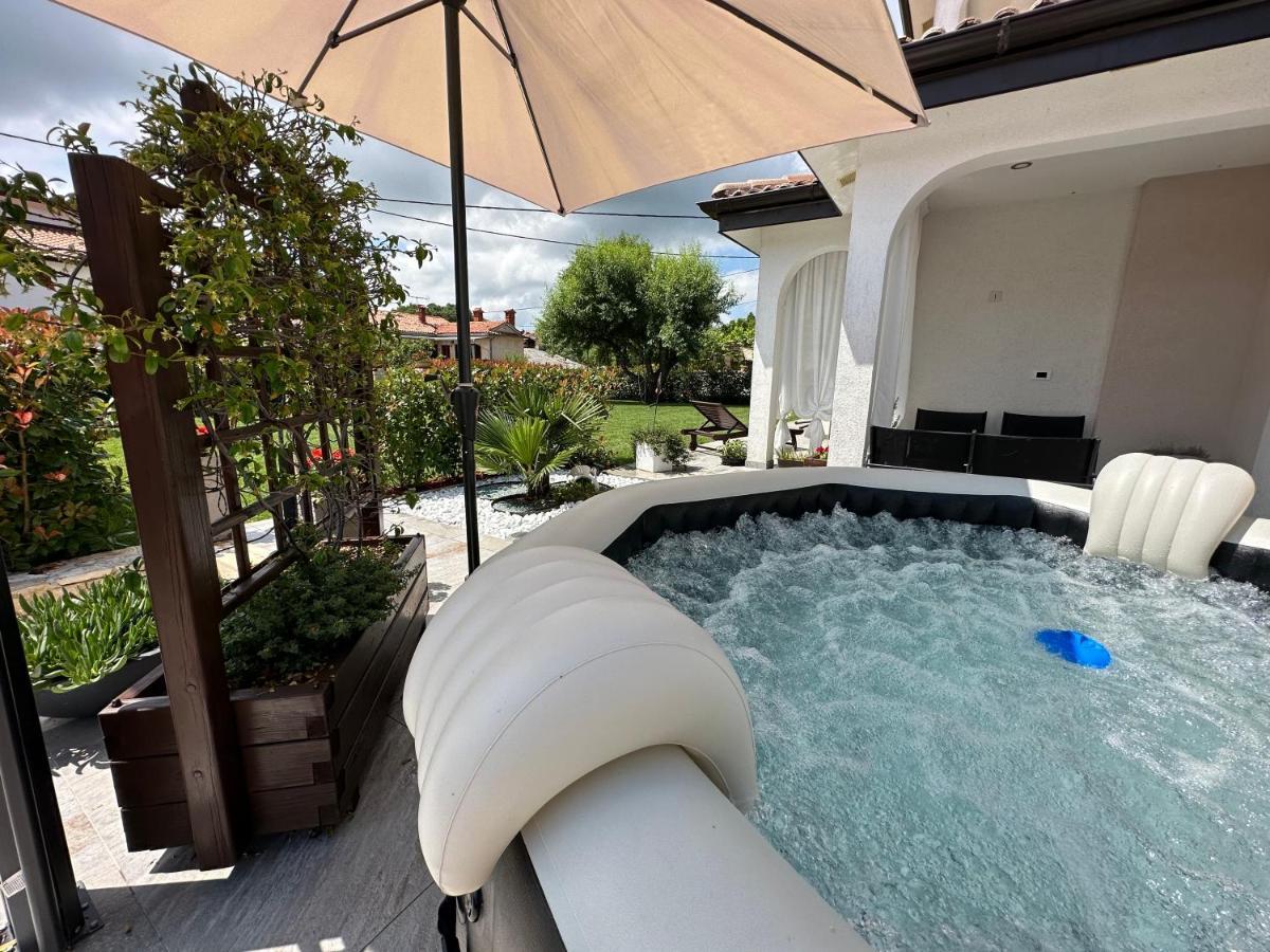 Villa Zonta Apartment Maremi With Private Jacuzzi Buje Luaran gambar