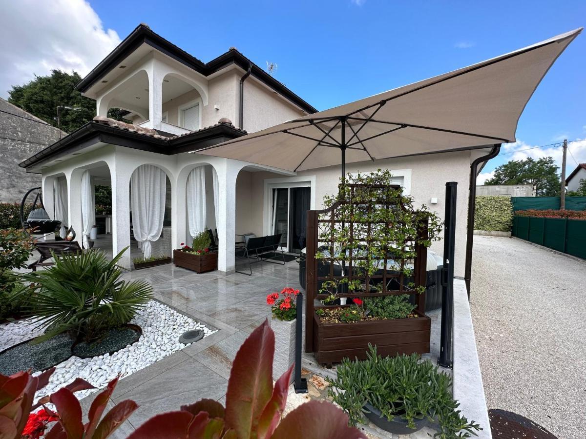 Villa Zonta Apartment Maremi With Private Jacuzzi Buje Luaran gambar